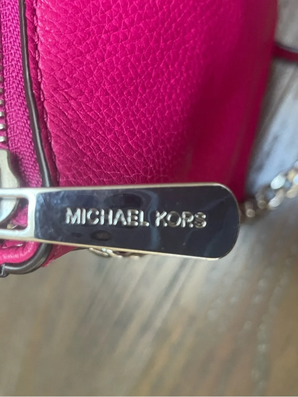 Michael Kors Hot Pink Pebbled Leather Crossbody Shoulder Bag, Pillow and Dustbag - Picture 10 of 14